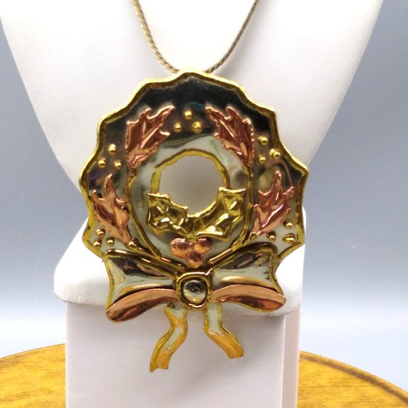 Vintage Mixed Metals Wreath Pendant Brooch, Oversized Christmas Winter Holiday - Picture 2 of 5